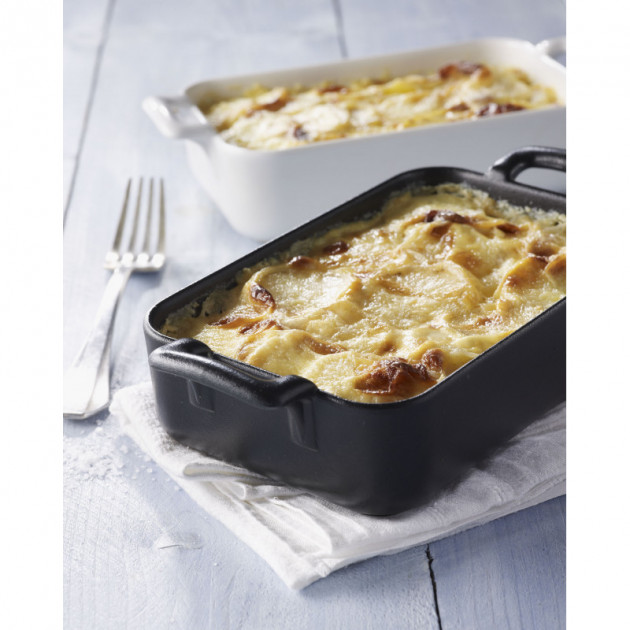 Gratin servi dans un plat rectangulaire en porcelaine Revol