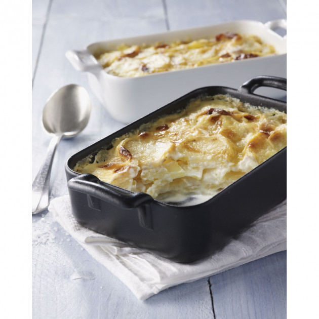 Gratin Dauphinois en toute simplicite dans le plat a gratin