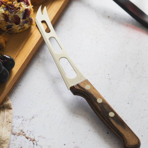 Couteau avec Lame ajourée Couteau avec Lame ajourée