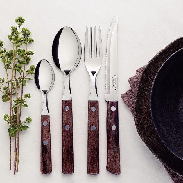 Ménagère de Cuisine Ménagère de Cuisine