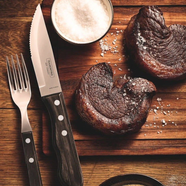 Couteau avec un Manche en Bois Couteau avec un Manche en Bois