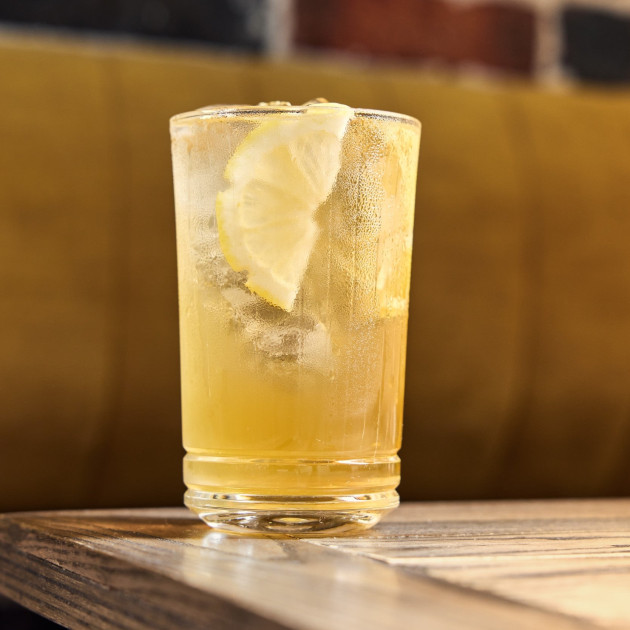 Falernum et Rhum Mule avec le Sirop Rhum Monin Falernum et Rhum Mule avec le Sirop Rhum Monin