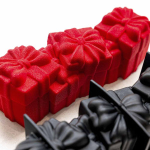 Moule Silicone Bûche Cadeau 25 x 8,5 x H 8,5 cm Pavocake Moule Silicone Bûche Cadeau 25 x 8,5 x H 8,5 cm Pavocake