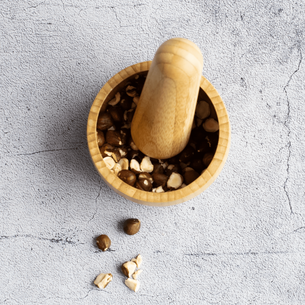 Pebbly Ecrase épices, menthe, noix