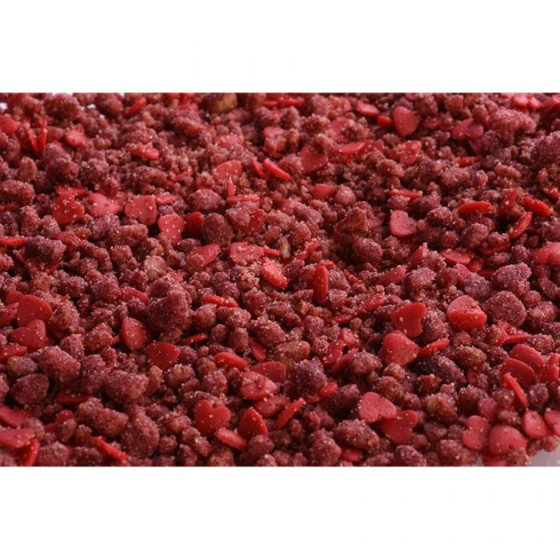 Crumble fruits rouges et décors en sucre