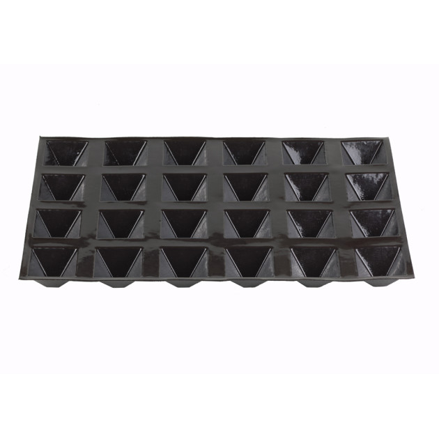 Moule Silicone 24 Pyramides 7 cm x H 4.1 cm Flexipan