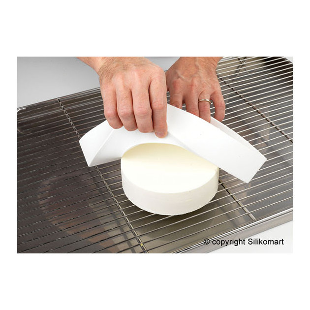 Demoulage Mousse a la vanille - Moule silicone 15 empreintes Silikomart