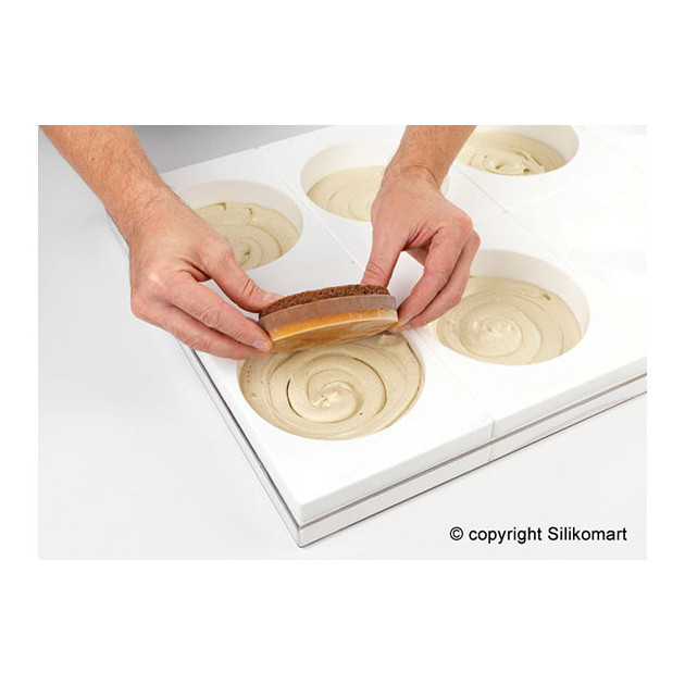 Realisation d'un florentin garni d'une genoise au chocolat avec le Moule Silicone Silikomart