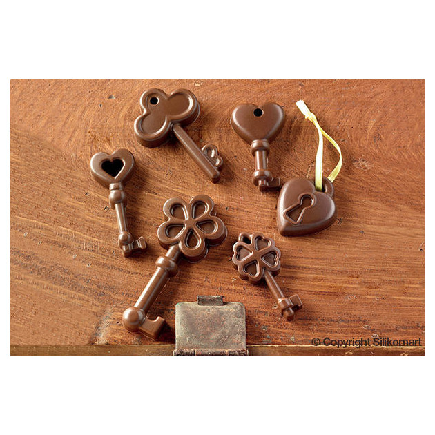 Cles en chocolat et cadenas en chocolat realises avec le moule a chocolat silicone easy choc Cles en chocolat et cadenas en chocolat realises avec le moule a chocolat silicone easy choc