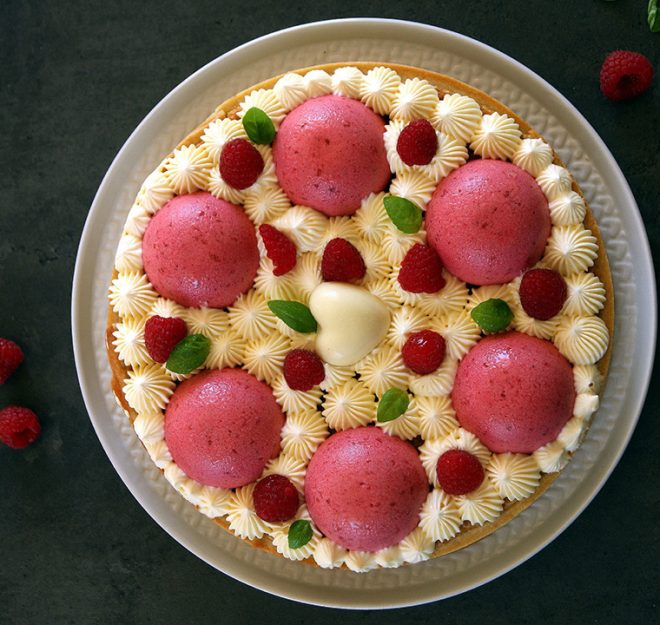 Tarte à la mousse de framboises et citron