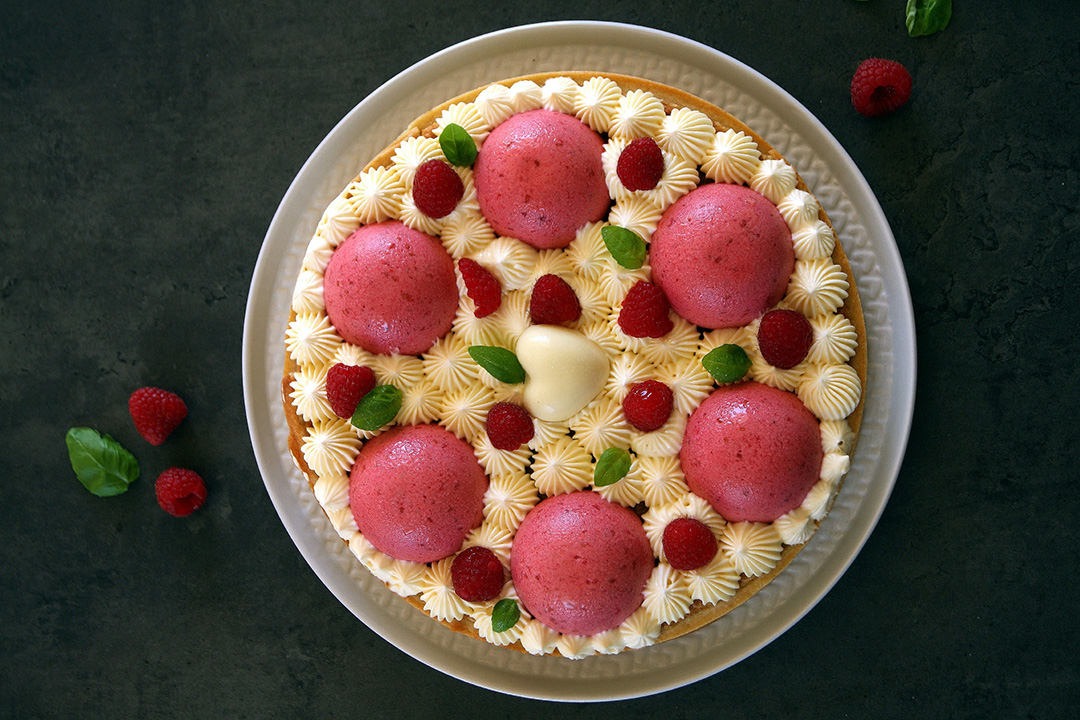 Tarte à la mousse de framboises et citron