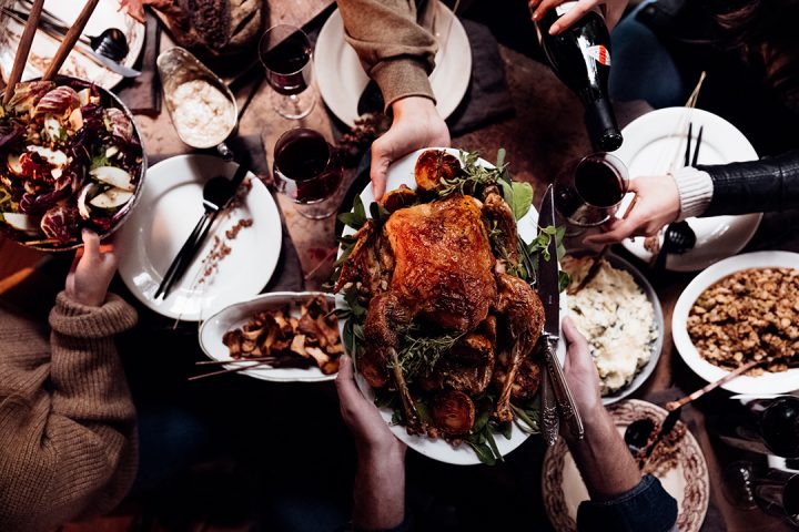 Les Ustensiles de Cuisine Indispensables pour un Repas de Fête