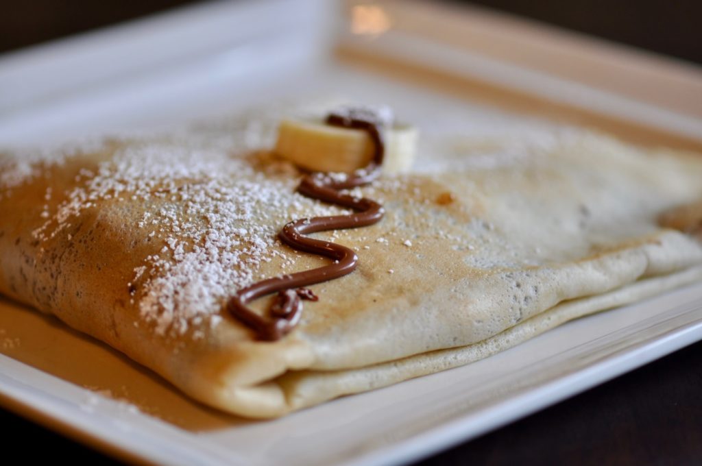 Aumônières de crêpes chocolat poire et caramel • Autour du Sucre