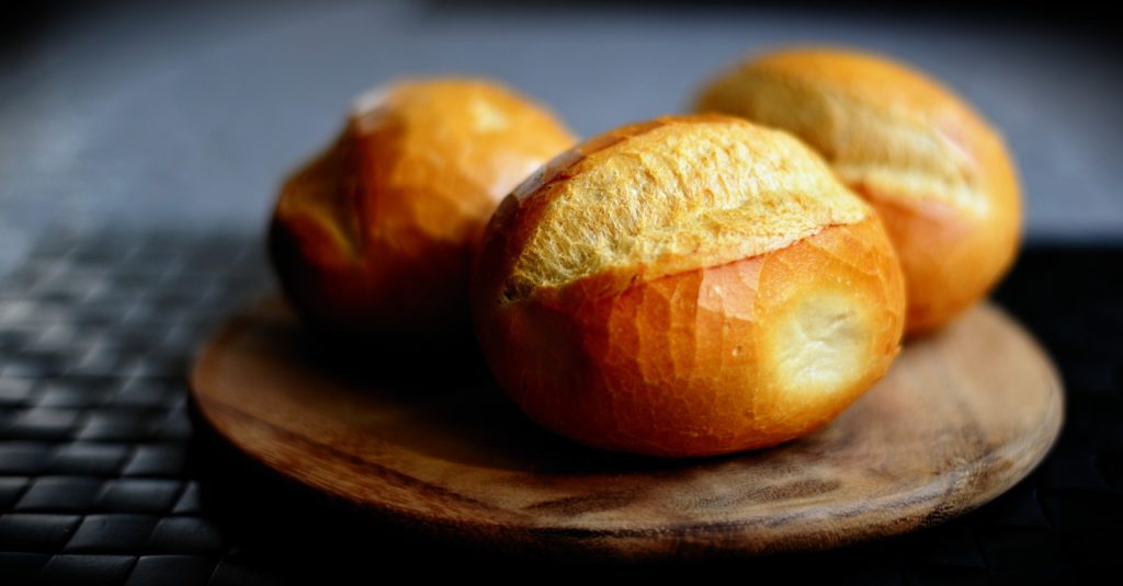 Dorez votre pain avec un blanc d'oeuf.