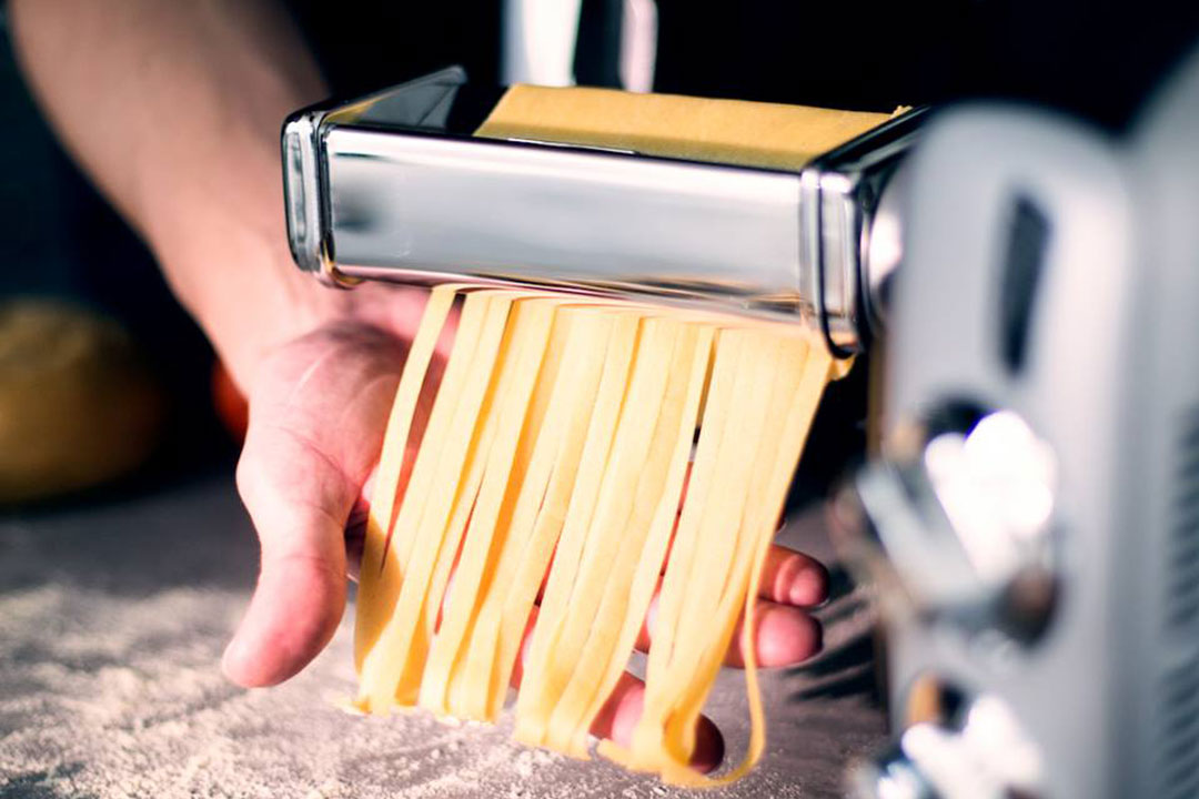 Des pâtes fraîches maison avec le Pasta Maker (et une recette