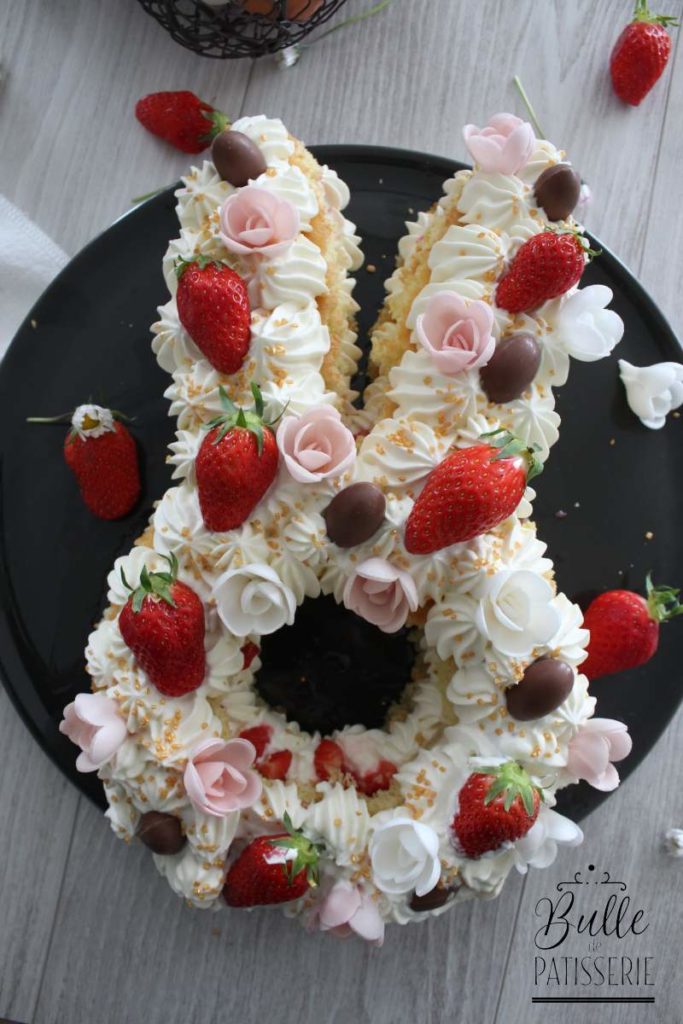 Gateau Lapin Chocolat Blanc et Fraises