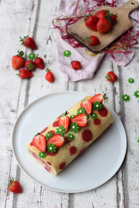 Gâteau roulé aux fraises