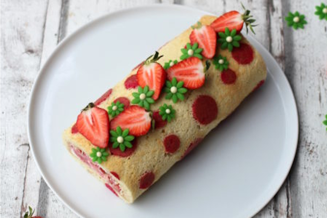 Gâteau roulé aux fraises