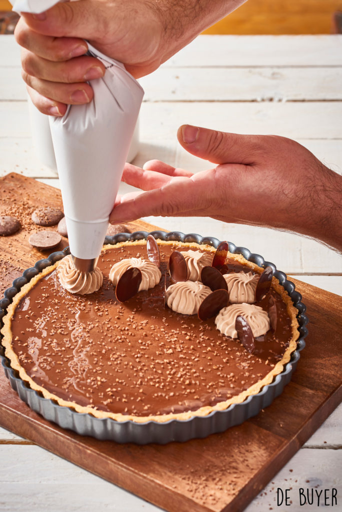 Cuisine. Poche à douille, maryse, moules silicone Les ustensiles  indispensables en pâtisserie