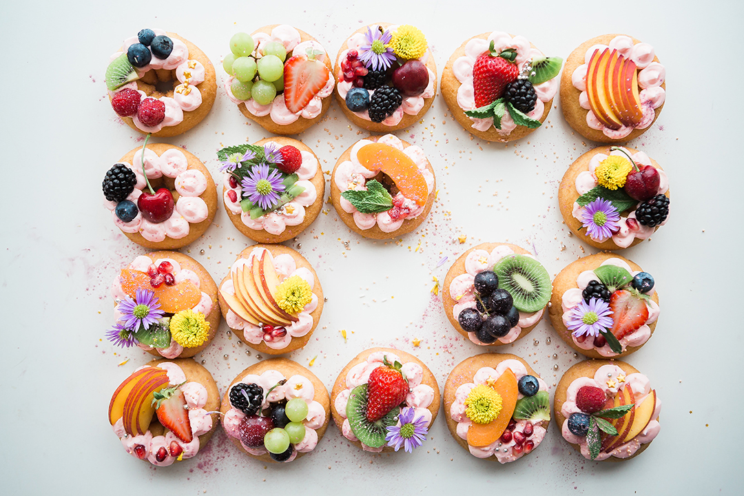 Part de gâteau décoré avec un disque azyme - Pâtisserie maison