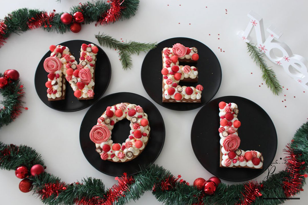 Letter Cake Noël : pain d'épices, vanille et framboises