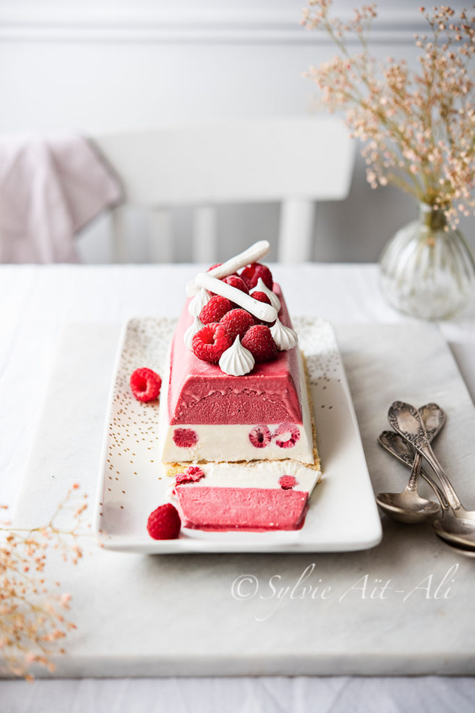 Dessert Semifreddo (ou parfait glacé framboise).