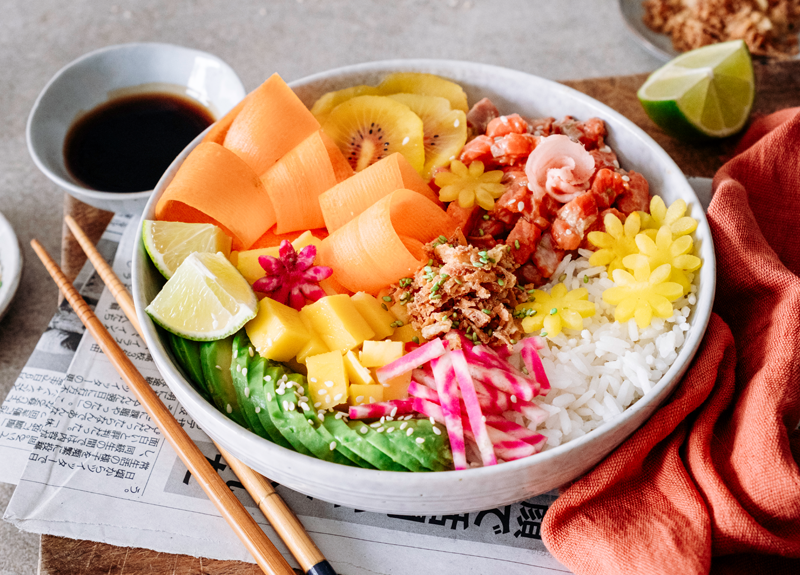 Poke bowl au saumon mariné