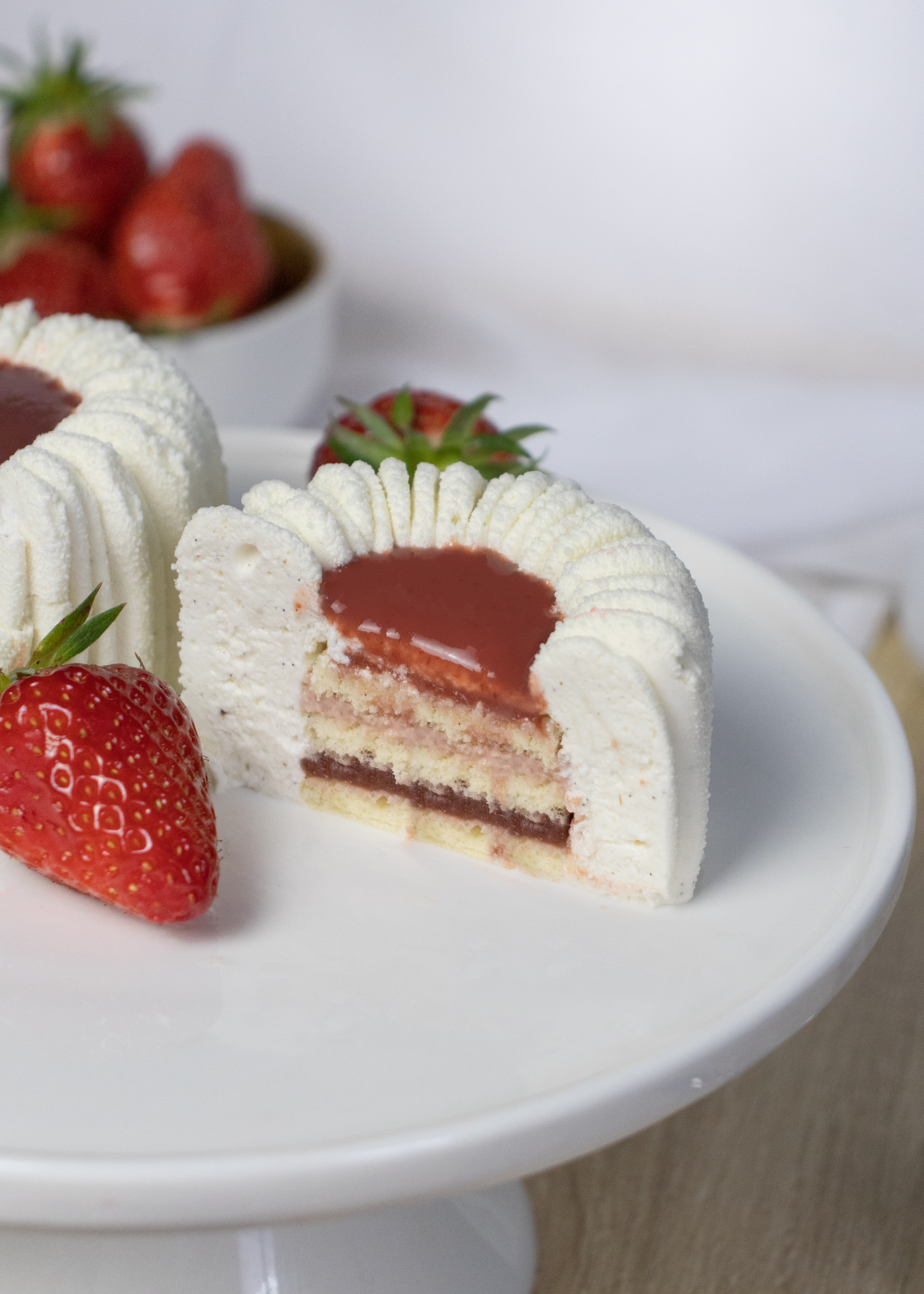 Recette de charlottes aux fraises individuelles, détail de la découpe