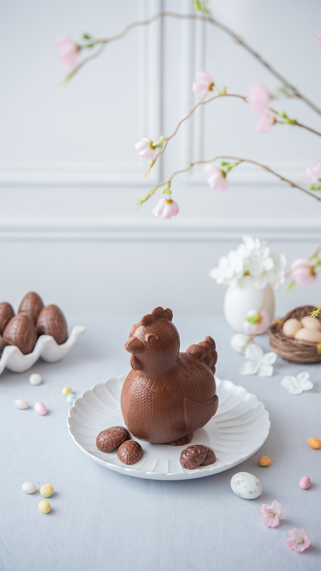 Poule de Pâques au chocolat au lait et fourrage spéculoos